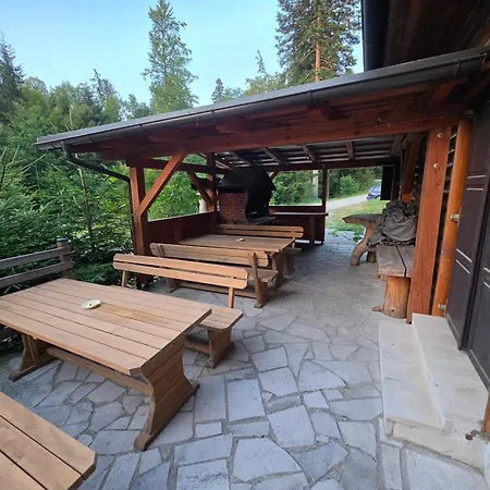 Karstwood Forest Retreat Dağ evi *
