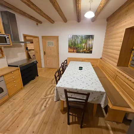 Karstwood Forest Retreat Dağ evi