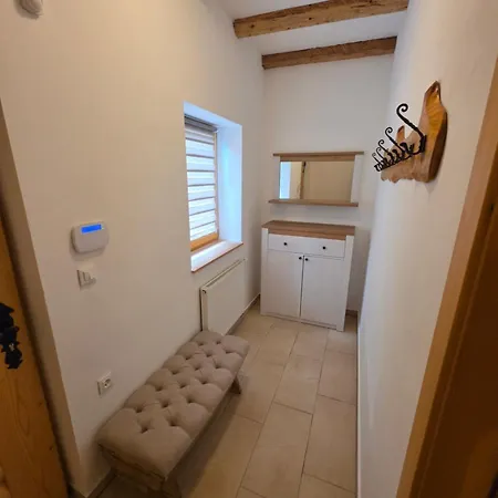Karstwood Forest Retreat Dağ evi *