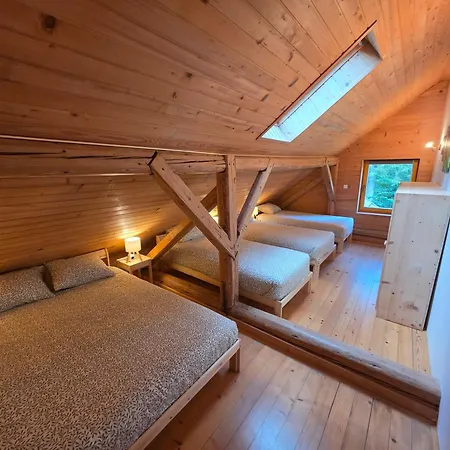 Karstwood Forest Retreat * Planina (Notranjska)
