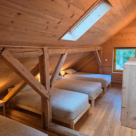 Karstwood Forest Retreat Dağ evi Planina (Notranjska)